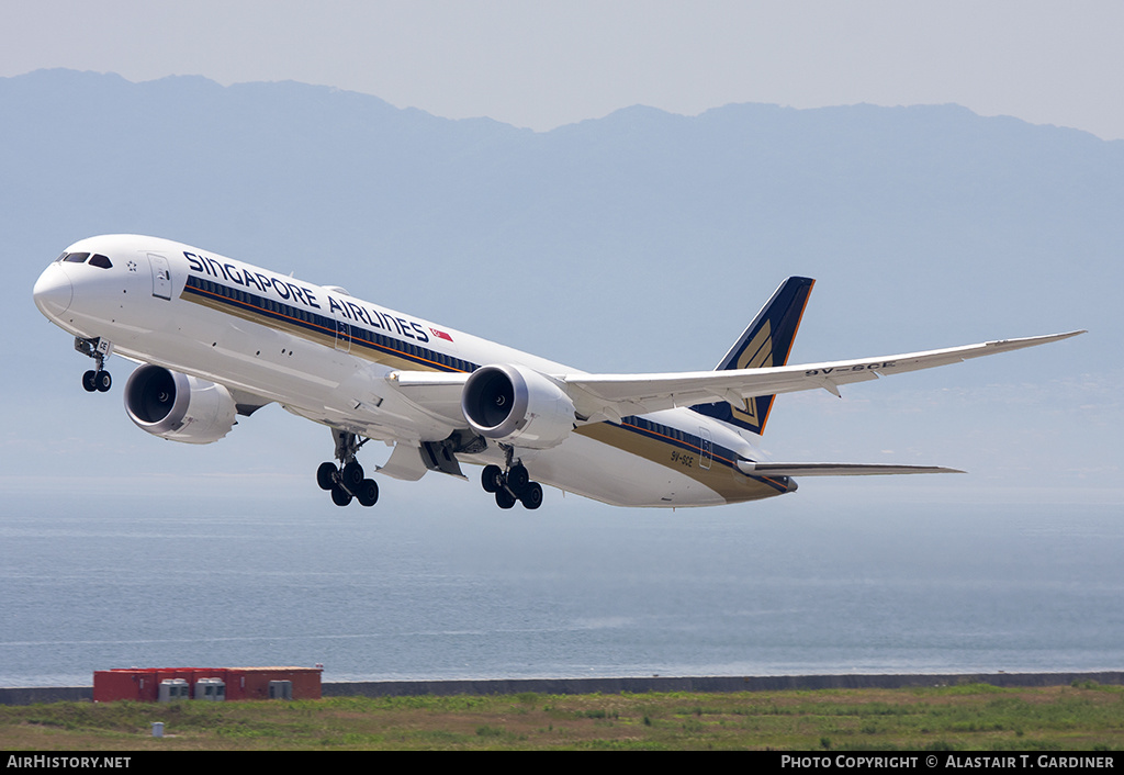 Aircraft Photo of 9V-SCE | Boeing 787-10 Dreamliner | Singapore Airlines | AirHistory.net #143102