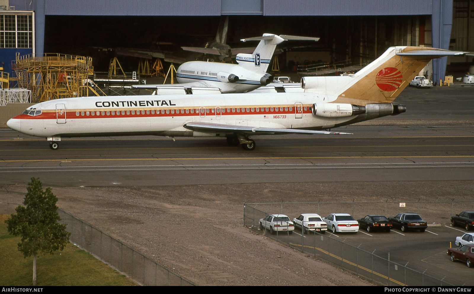 Aircraft Photo of N66733 | Boeing 727-224/Adv | Continental Airlines | AirHistory.net #143403