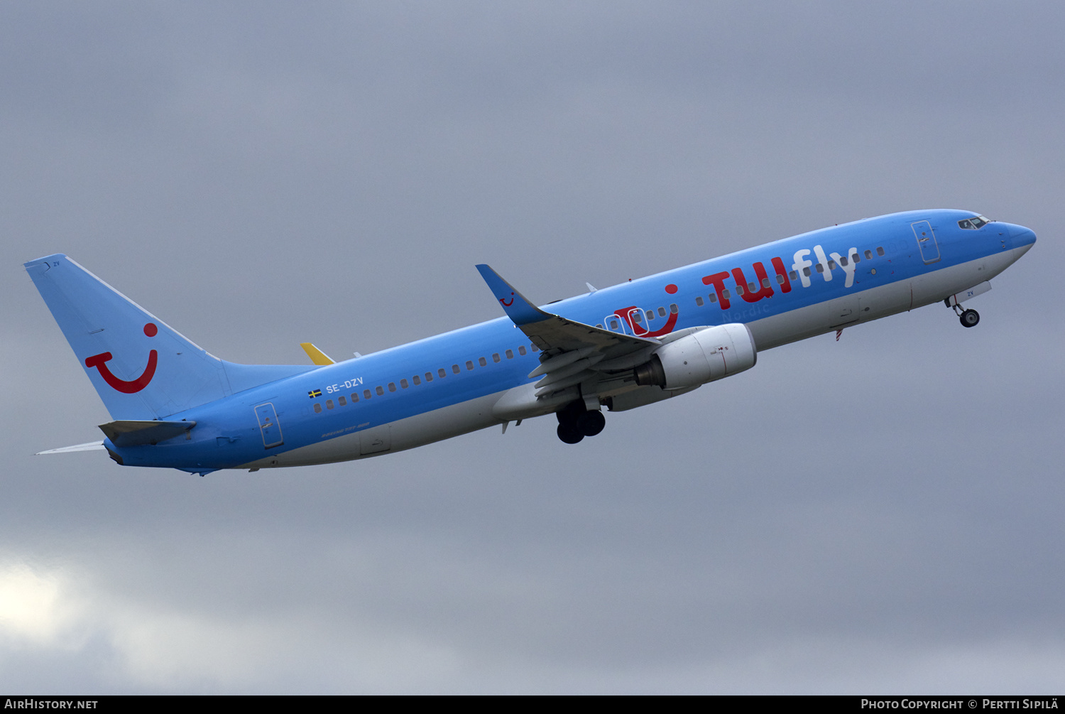 Aircraft Photo of SE-DZV | Boeing 737-804 | TUIfly Nordic | AirHistory.net #143521