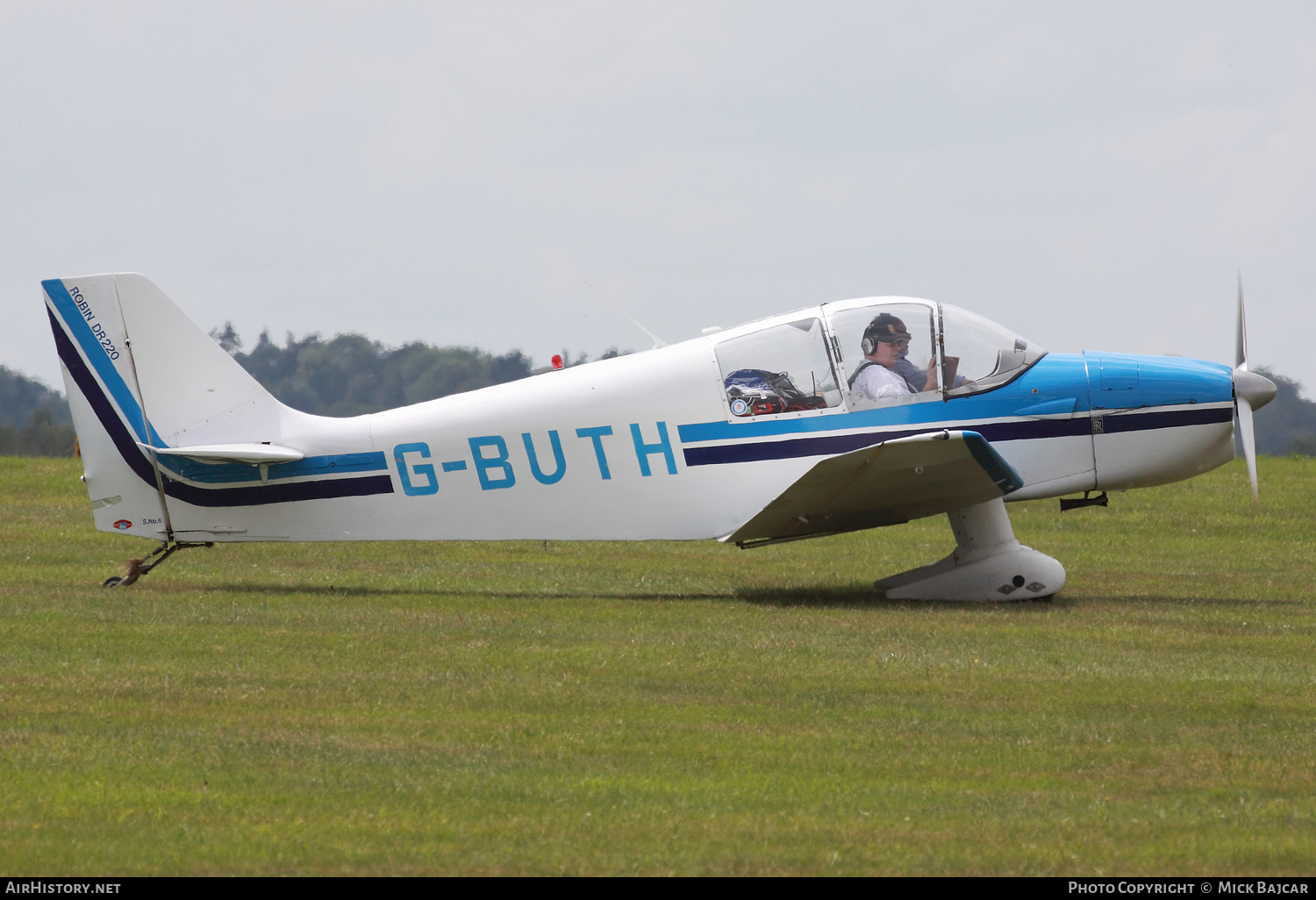 Aircraft Photo of G-BUTH | Robin DR-220 | AirHistory.net #143630