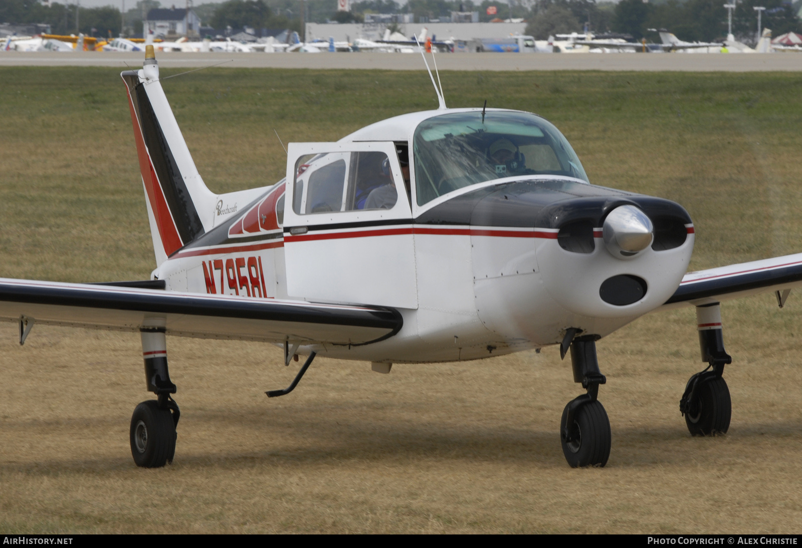 Aircraft Photo of N7958L | Beech A23-24 Musketeer Super III | AirHistory.net #143784