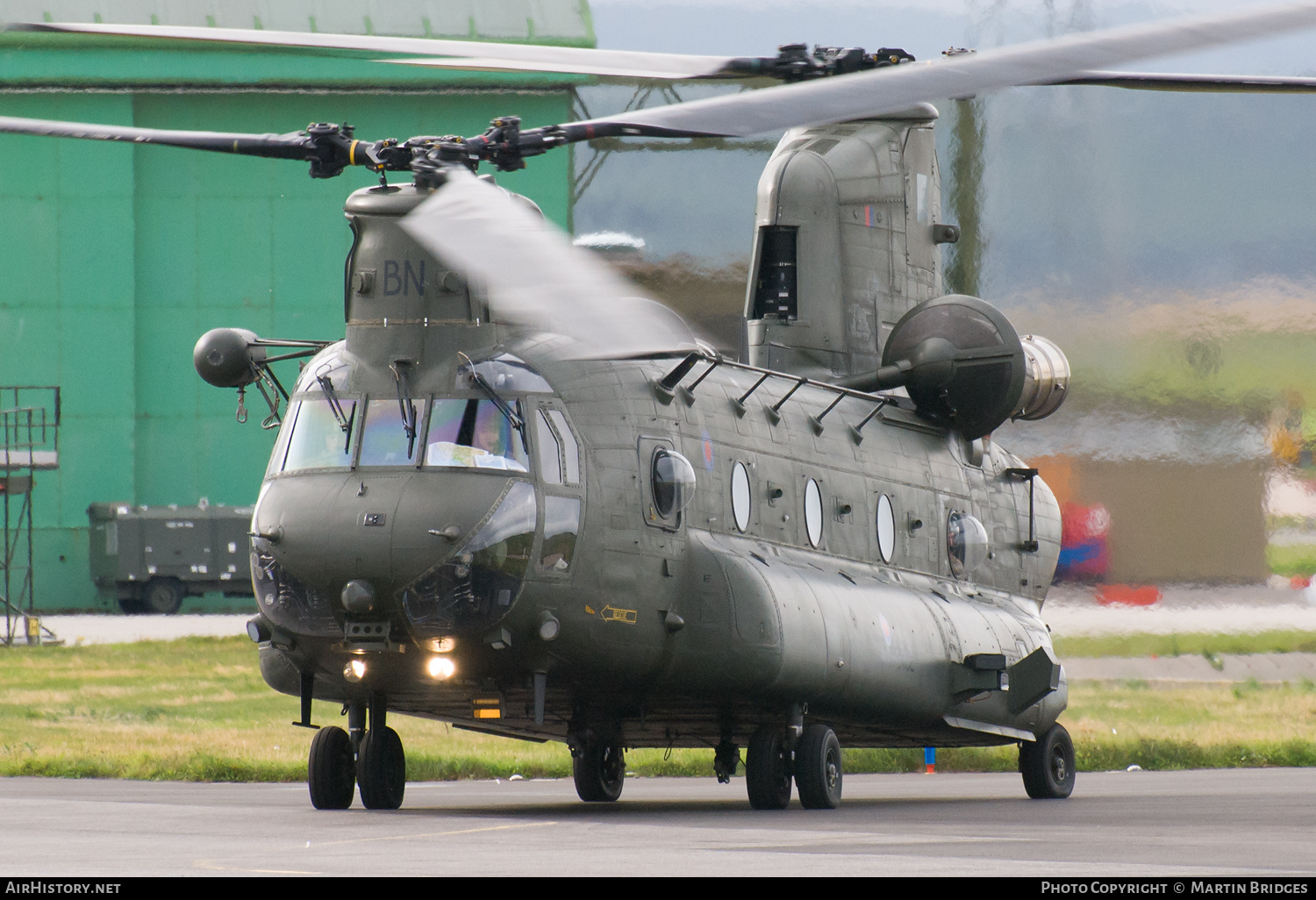 Aircraft Photo of ZA718 | Boeing Vertol Chinook HC1B (352) | UK - Air Force | AirHistory.net #143842