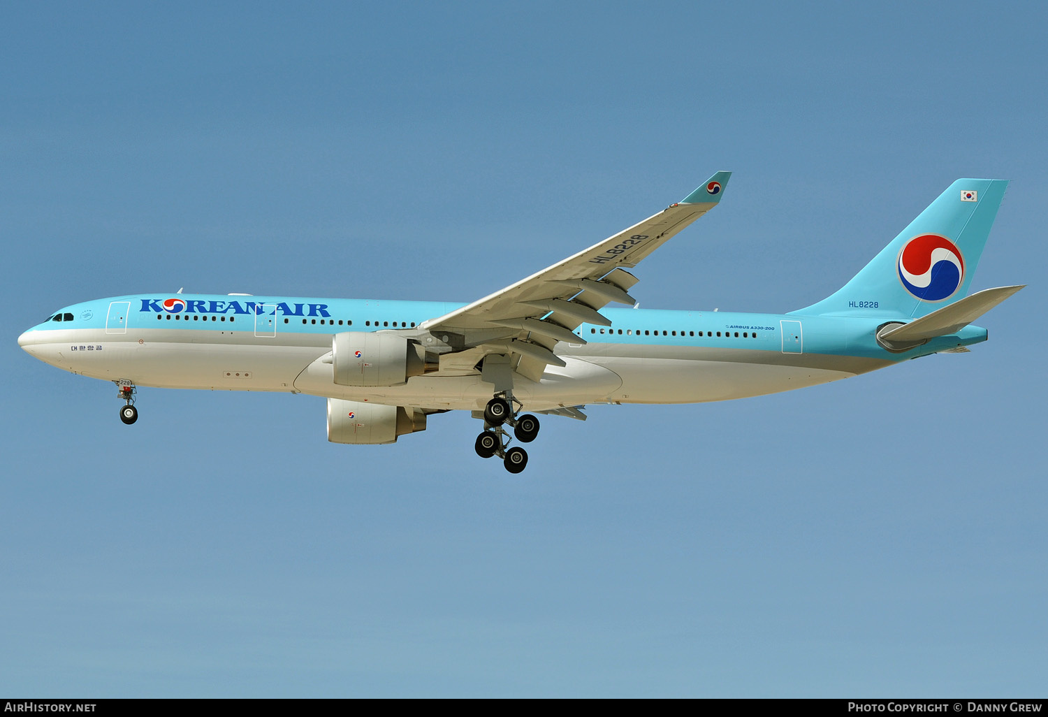 Aircraft Photo of HL8228 | Airbus A330-223 | Korean Air | AirHistory.net #143898
