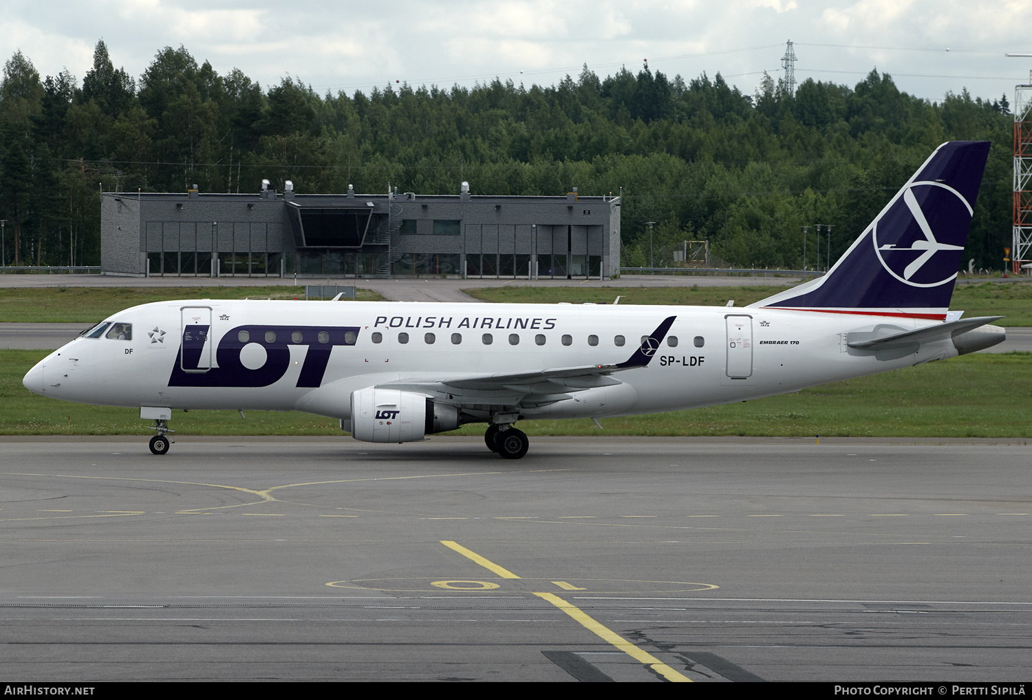 Aircraft Photo of SP-LDF | Embraer 170LR (ERJ-170-100LR) | LOT Polish Airlines - Polskie Linie Lotnicze | AirHistory.net #143917