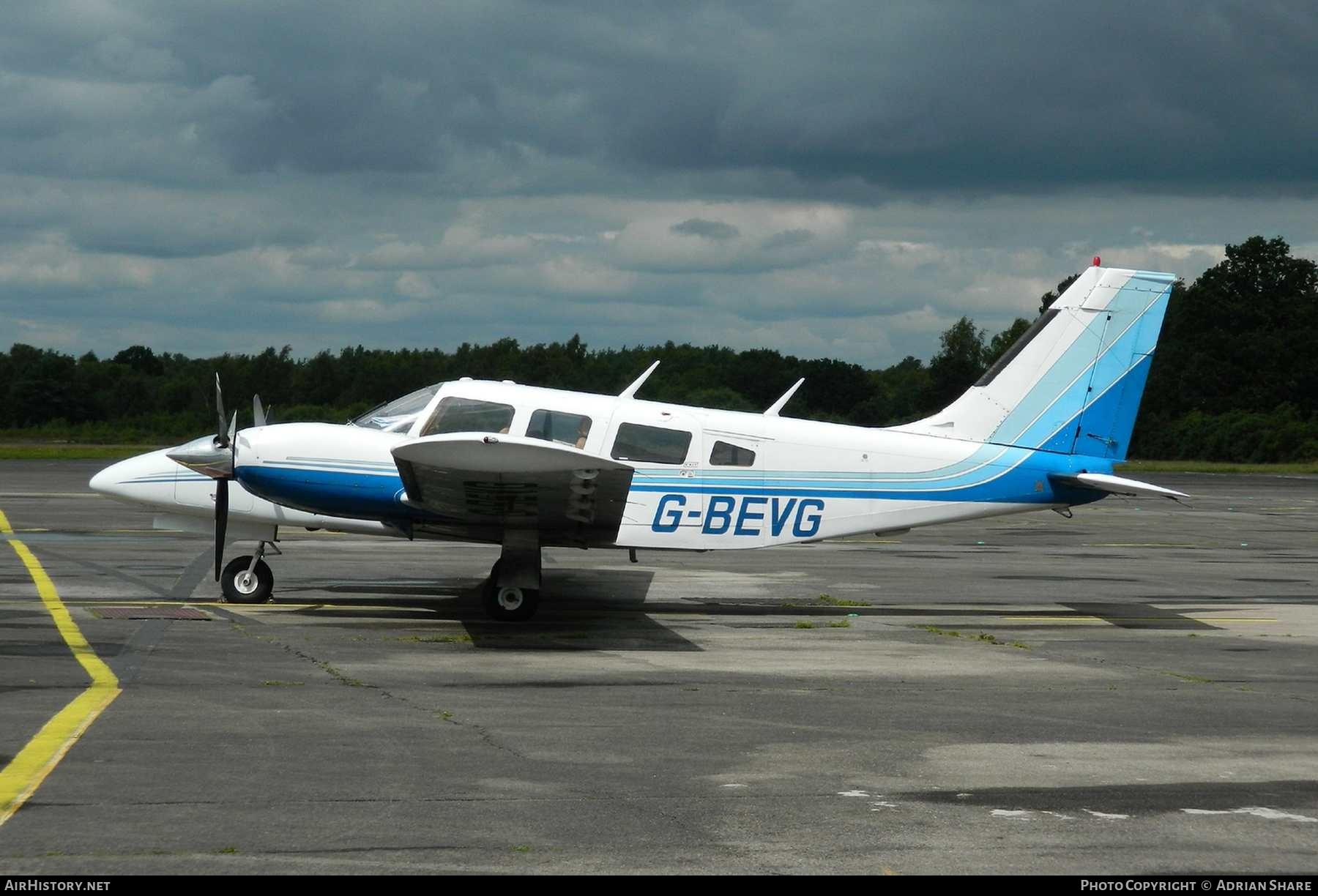 Aircraft Photo of G-BEVG | Piper PA-34-200 Seneca | AirHistory.net #143962