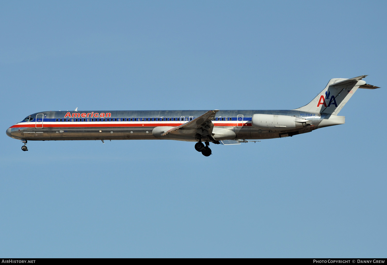 Aircraft Photo of N589AA | McDonnell Douglas MD-82 (DC-9-82) | American Airlines | AirHistory.net #143973