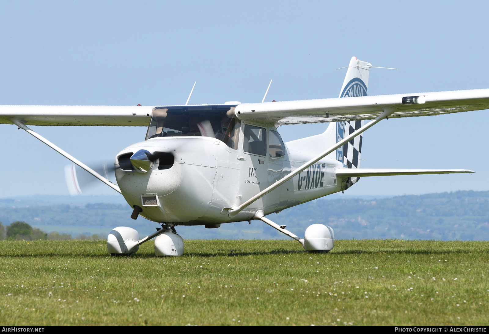 Aircraft Photo of G-NXOE | Cessna 172S Skyhawk | AirHistory.net #144091