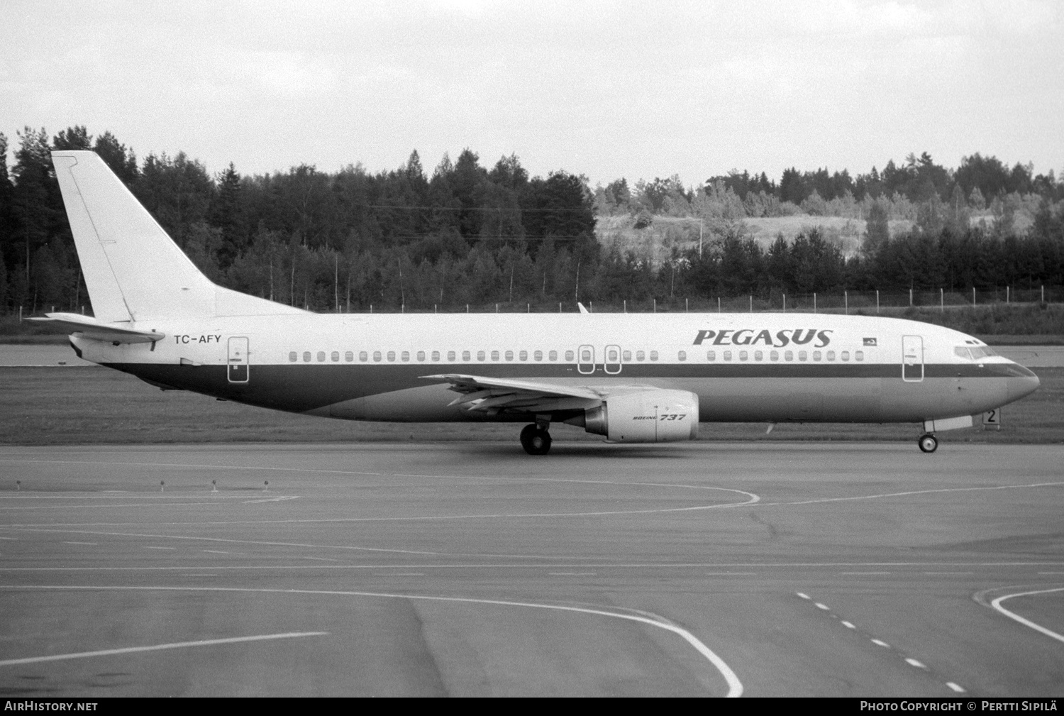 Aircraft Photo of TC-AFY | Boeing 737-4Q8 | Pegasus Airlines | AirHistory.net #144092