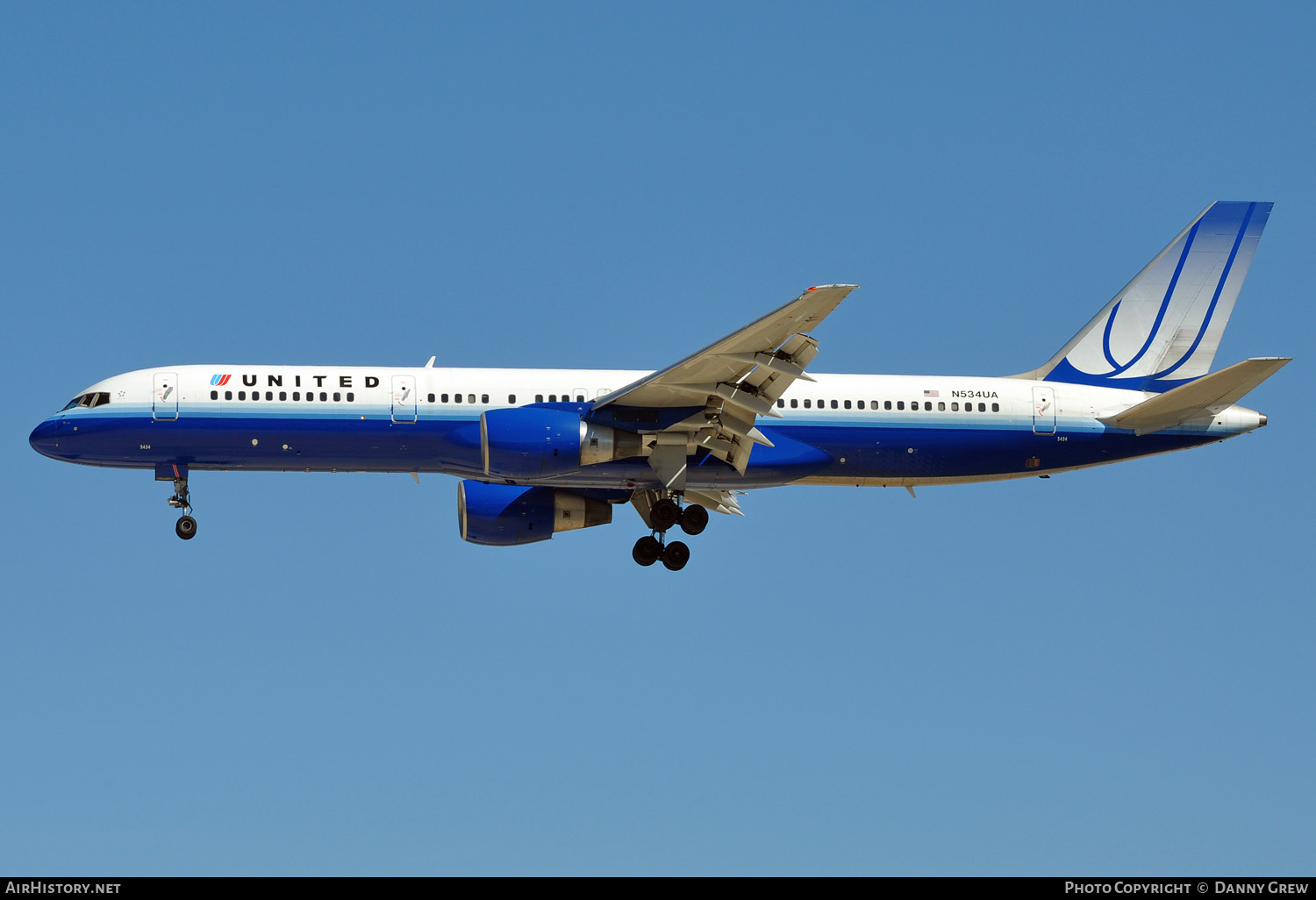Aircraft Photo of N534UA | Boeing 757-222 | United Airlines | AirHistory.net #144154
