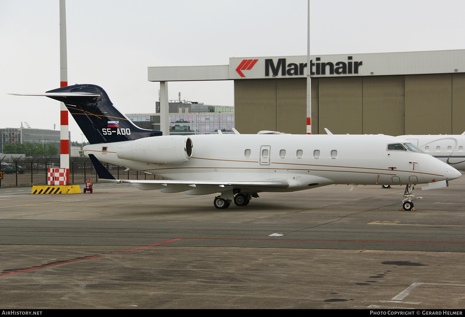 Aircraft Photo of S5-ADO | Bombardier Challenger 300 (BD-100-1A10) | AirHistory.net #144173