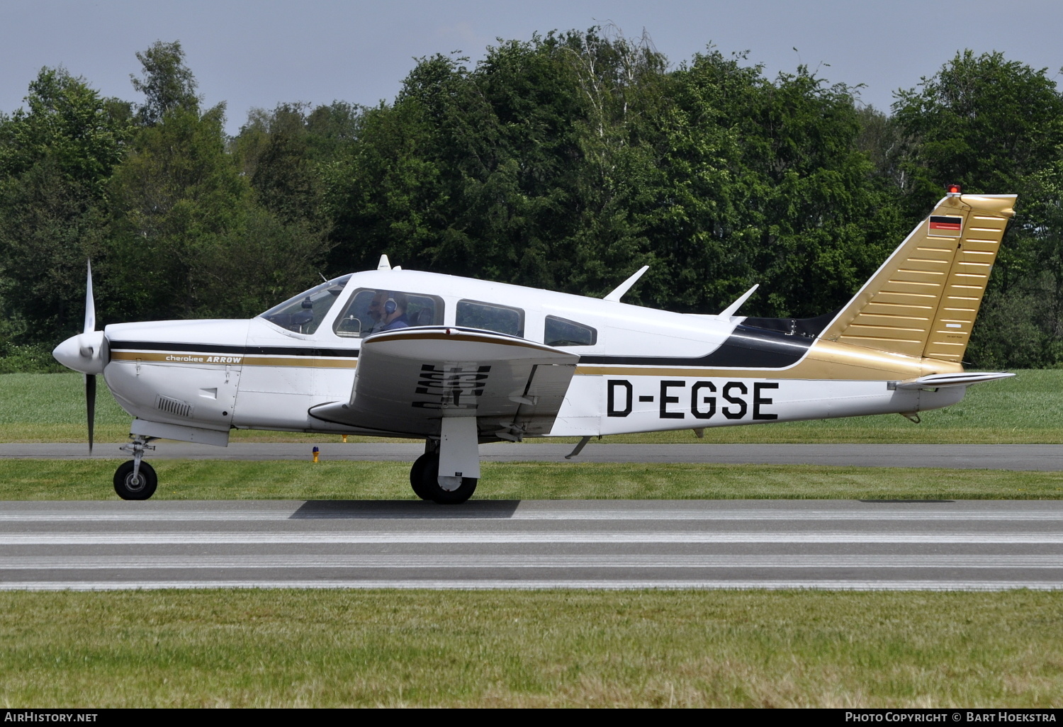 Aircraft Photo of D-EGSE | Piper PA-28R-200 Cherokee Arrow II | AirHistory.net #144299