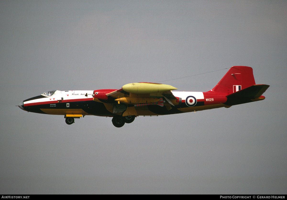 Aircraft Photo of WK128 | English Electric Canberra B(TT)2 | UK - Air Force | AirHistory.net #144518