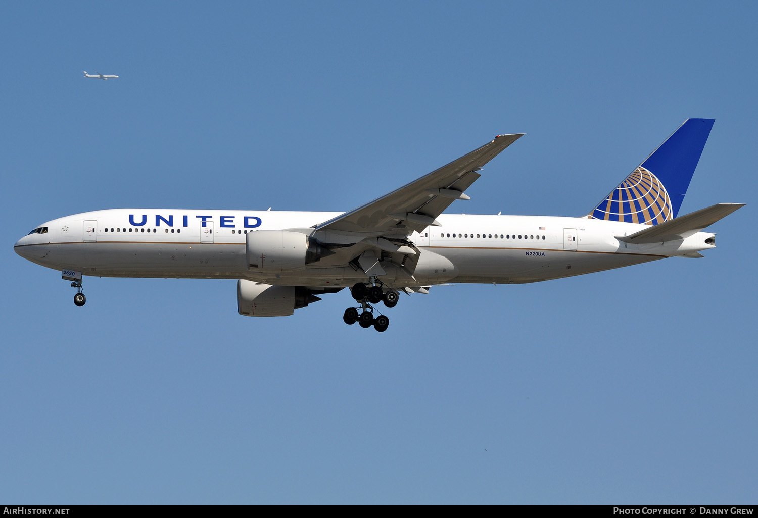 Aircraft Photo of N220UA | Boeing 777-222/ER | United Airlines | AirHistory.net #144559