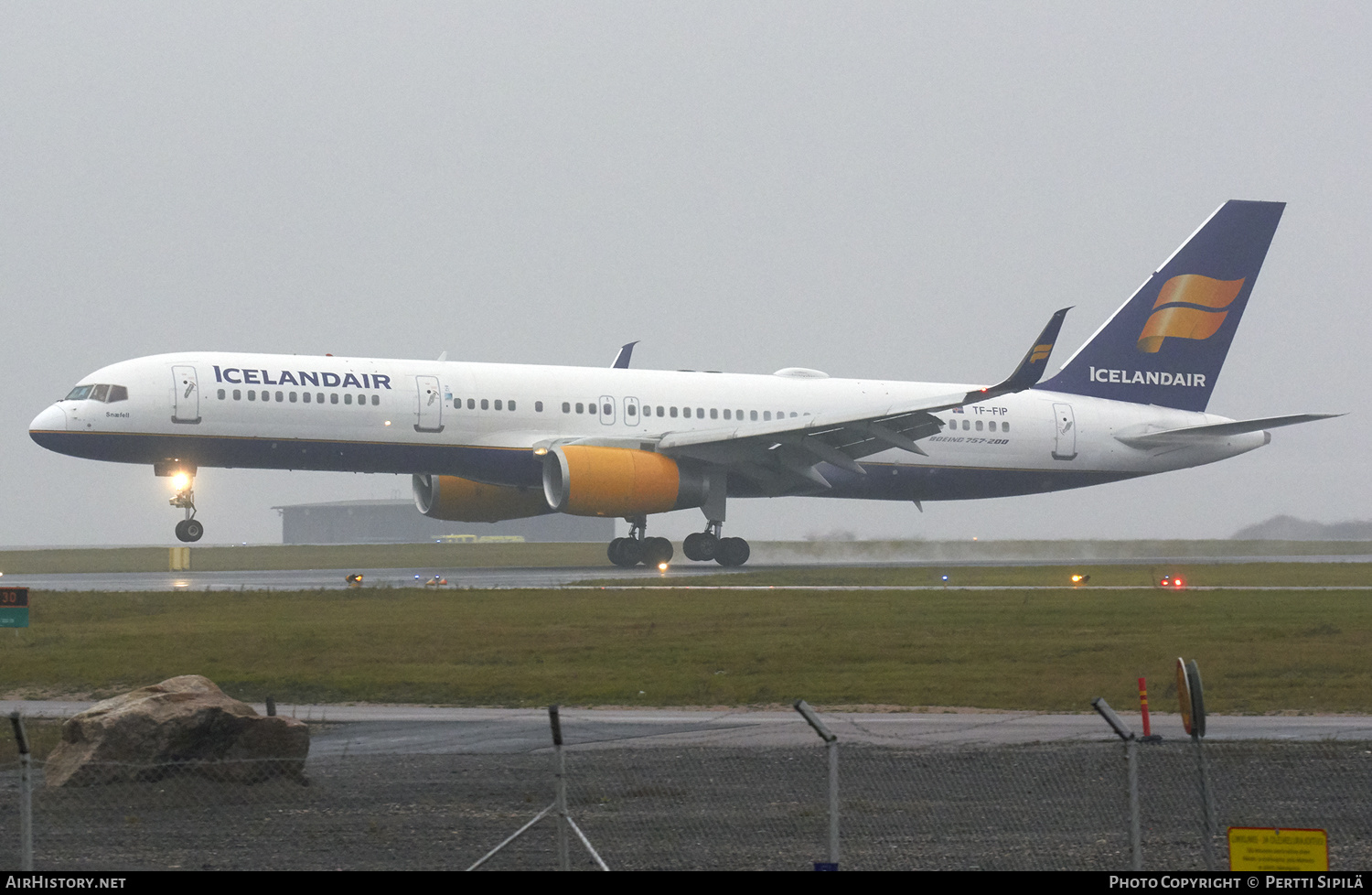 Aircraft Photo of TF-FIP | Boeing 757-208 | Icelandair | AirHistory.net #144579