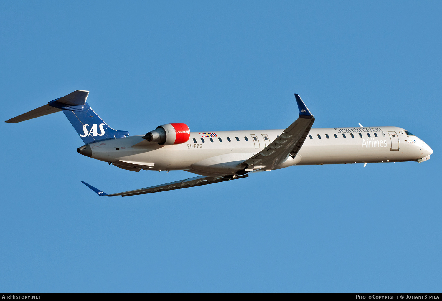 Aircraft Photo of EI-FPG | Bombardier CRJ-900 (CL-600-2D24) | Scandinavian Airlines - SAS | AirHistory.net #144639