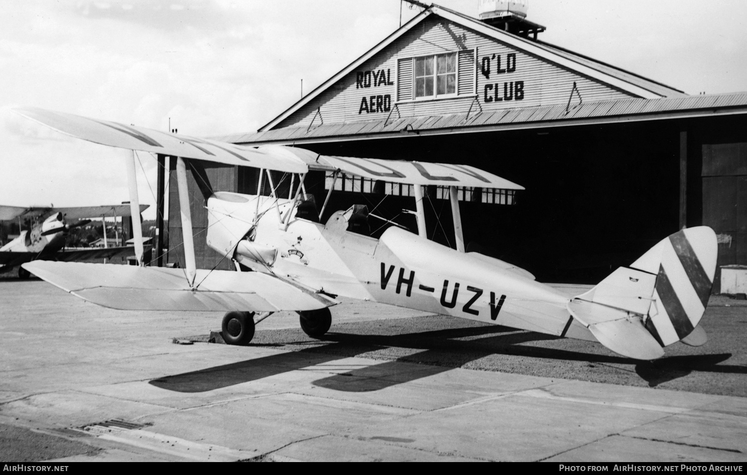 Aircraft Photo of VH-UZV | De Havilland D.H. 82A Tiger Moth | Royal Queensland Aero Club | AirHistory.net #144651