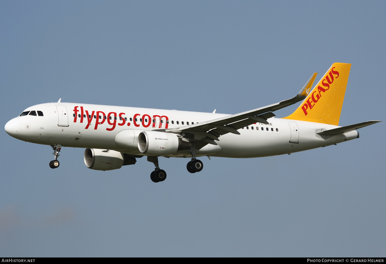 Aircraft Photo of TC-DCE | Airbus A320-214 | Pegasus Airlines | AirHistory.net #144672