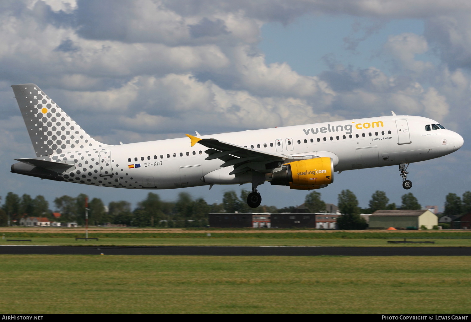 Aircraft Photo of EC-KDT | Airbus A320-216 | Vueling Airlines | AirHistory.net #144676