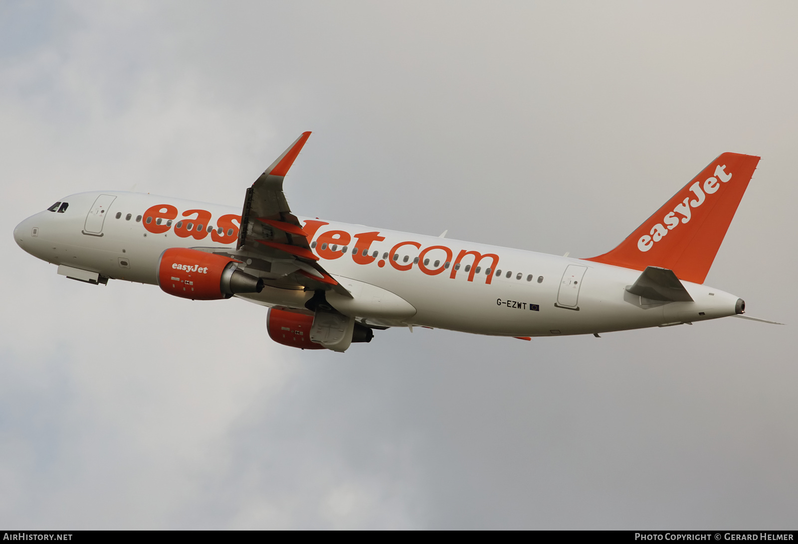 Aircraft Photo of G-EZWT | Airbus A320-214 | EasyJet | AirHistory.net #144727