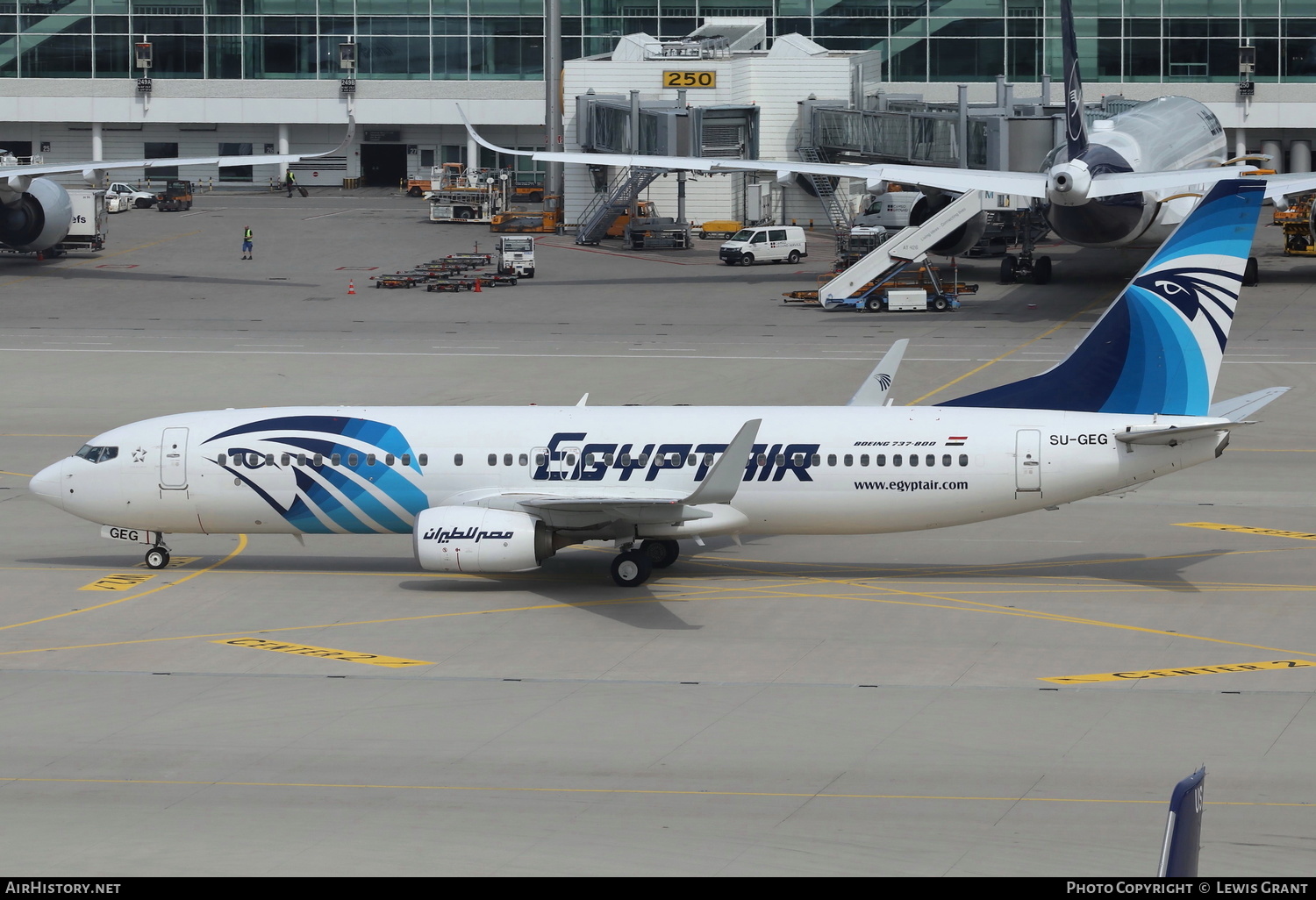 Aircraft Photo of SU-GEG | Boeing 737-800 | EgyptAir | AirHistory.net #144852