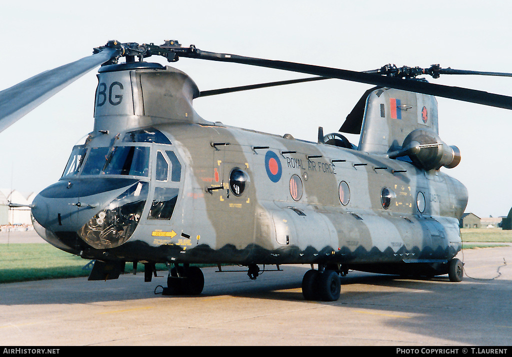 Aircraft Photo of ZA670 | Boeing Vertol Chinook HC1 (352) | UK - Air Force | AirHistory.net