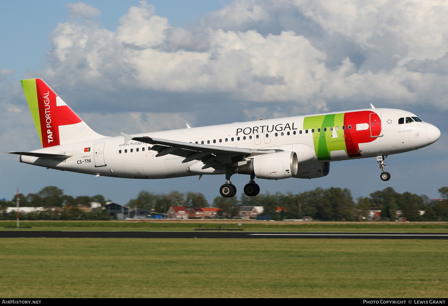 Aircraft Photo of CS-TNI | Airbus A320-214 | TAP Portugal | AirHistory.net #145008