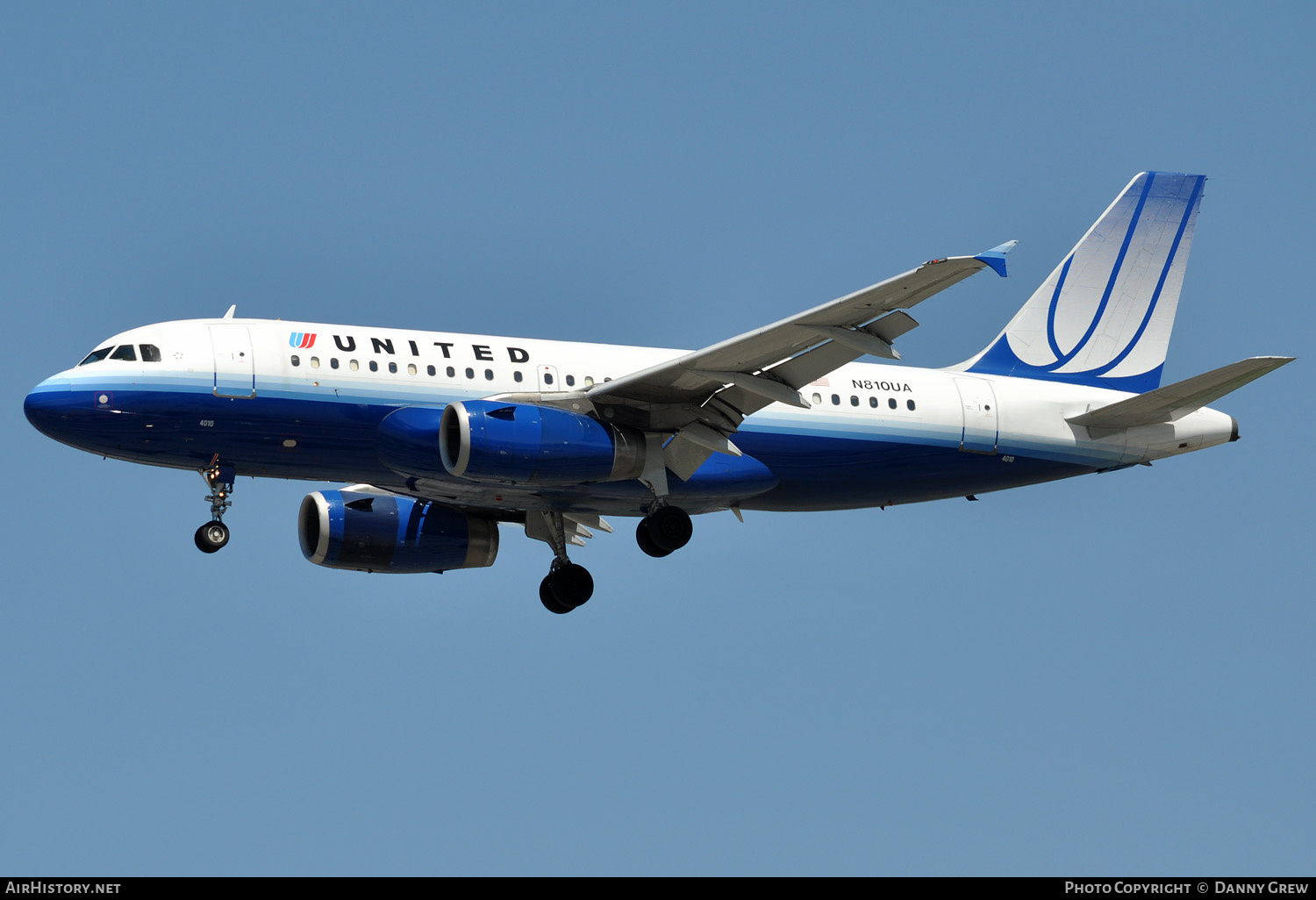 Aircraft Photo of N810UA | Airbus A319-131 | United Airlines | AirHistory.net #145022