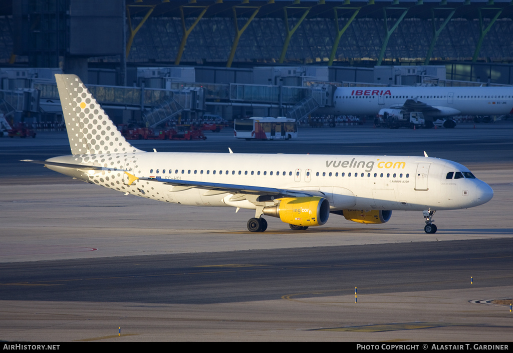 Aircraft Photo of EC-HQI | Airbus A320-214 | Vueling Airlines | AirHistory.net #145140