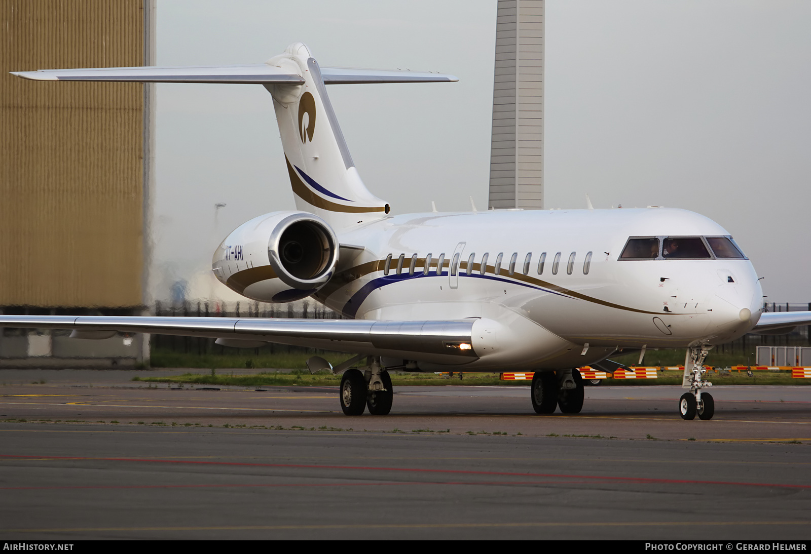 Aircraft Photo of VT-AHI | Bombardier Global 6000 (BD-700-1A10) | Reliance Industries | AirHistory.net #145169