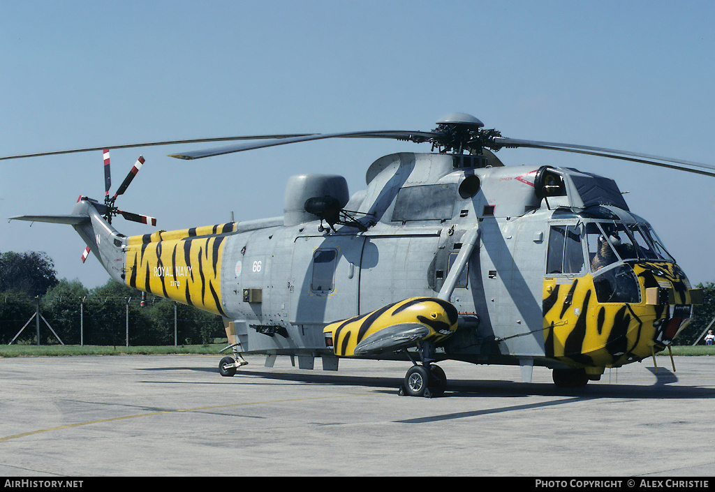 Aircraft Photo of XV712 | Westland WS-61 Sea King HAS6 | UK - Navy | AirHistory.net #145372