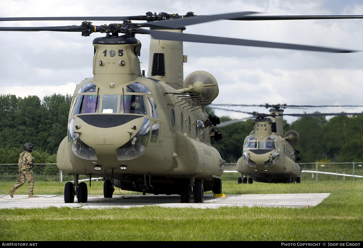 Aircraft Photo of 15-8195 / 15-08195 | Boeing CH-47F Chinook (414) | USA - Army | AirHistory.net #145418