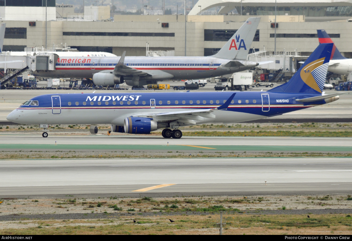 Aircraft Photo of N165HQ | Embraer 190AR (ERJ-190-100IGW) | Midwest Airlines | AirHistory.net #145591