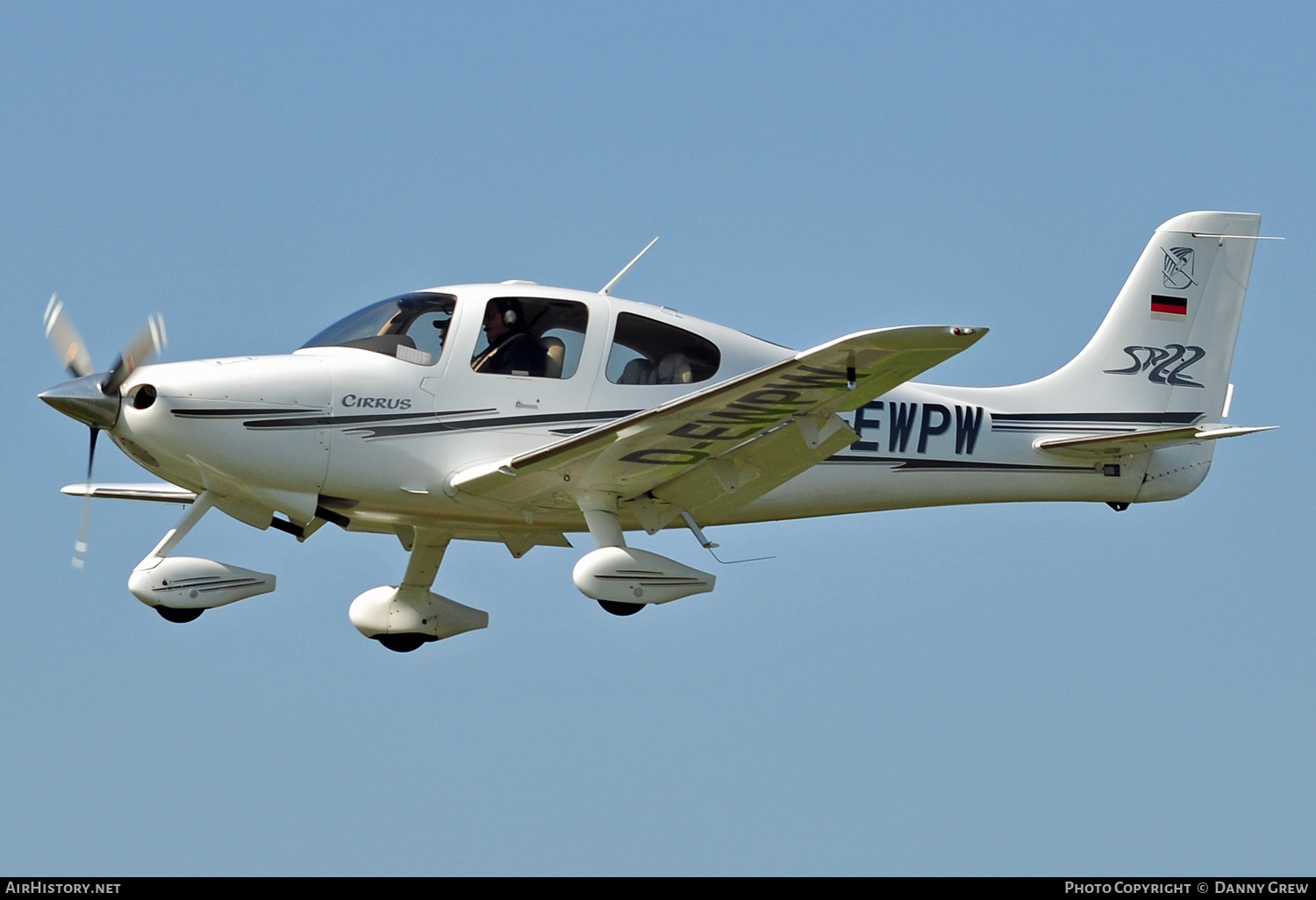 Aircraft Photo of D-EWPW | Cirrus SR-22 G1 | AirHistory.net #145655