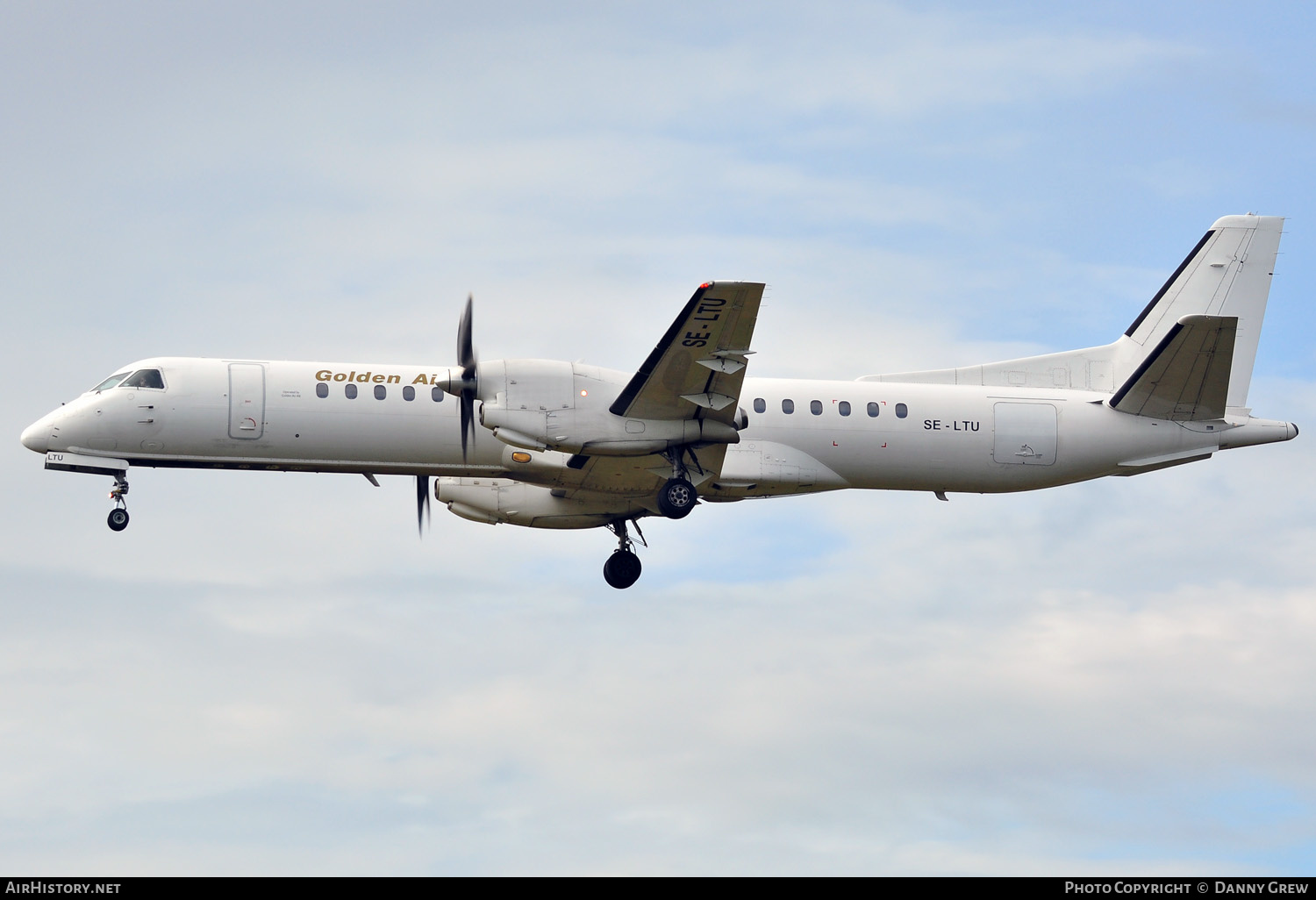 Aircraft Photo of SE-LTU | Saab 2000 | Golden Air | AirHistory.net #145657