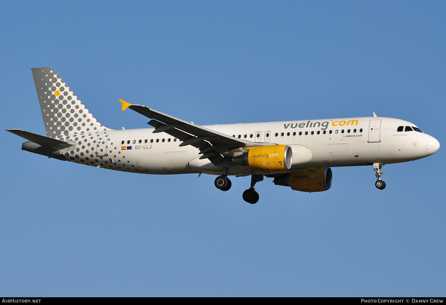 Aircraft Photo of EC-LLJ | Airbus A320-214 | Vueling Airlines | AirHistory.net #145993