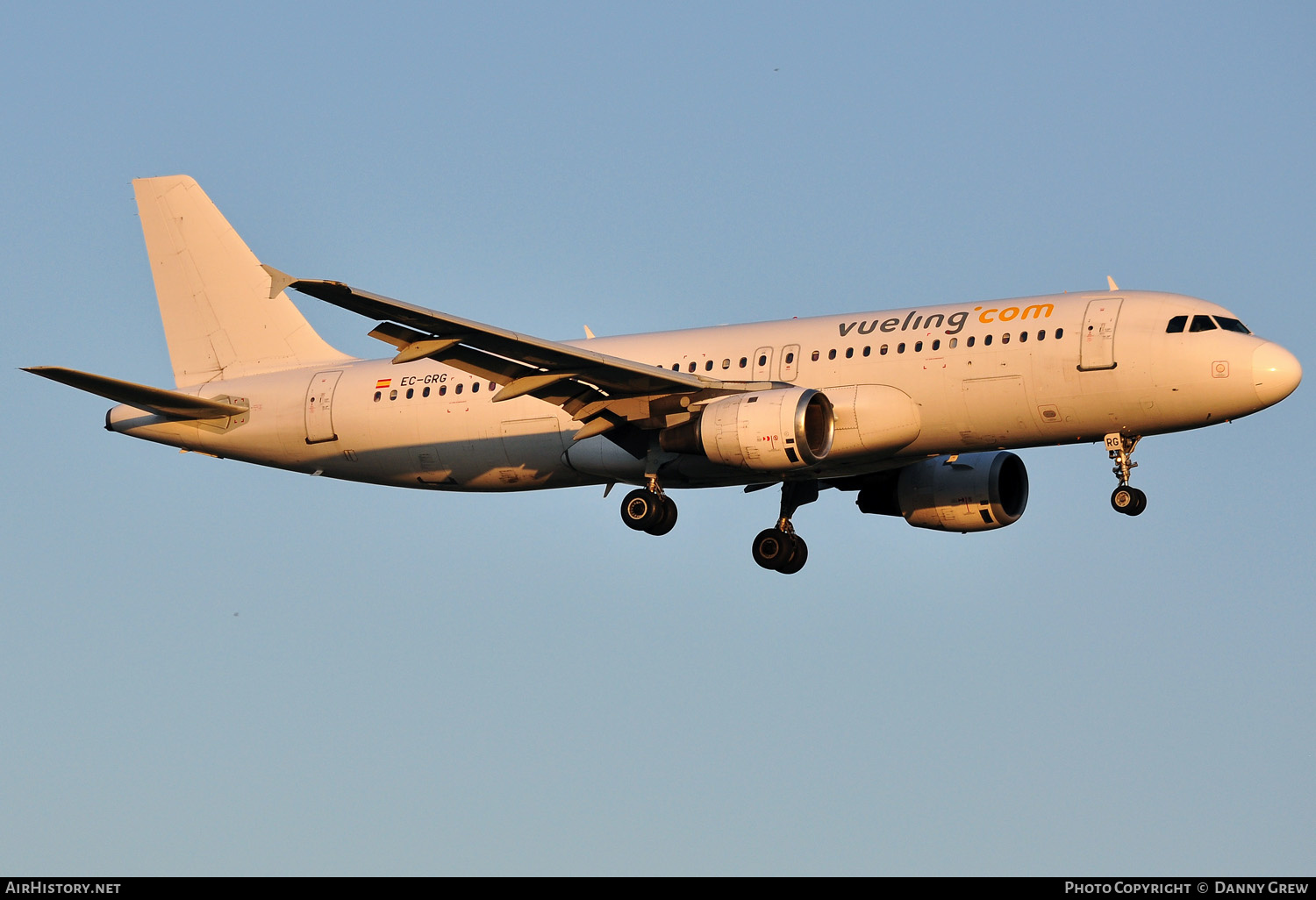 Aircraft Photo of EC-GRG | Airbus A320-211 | Vueling Airlines | AirHistory.net #146040