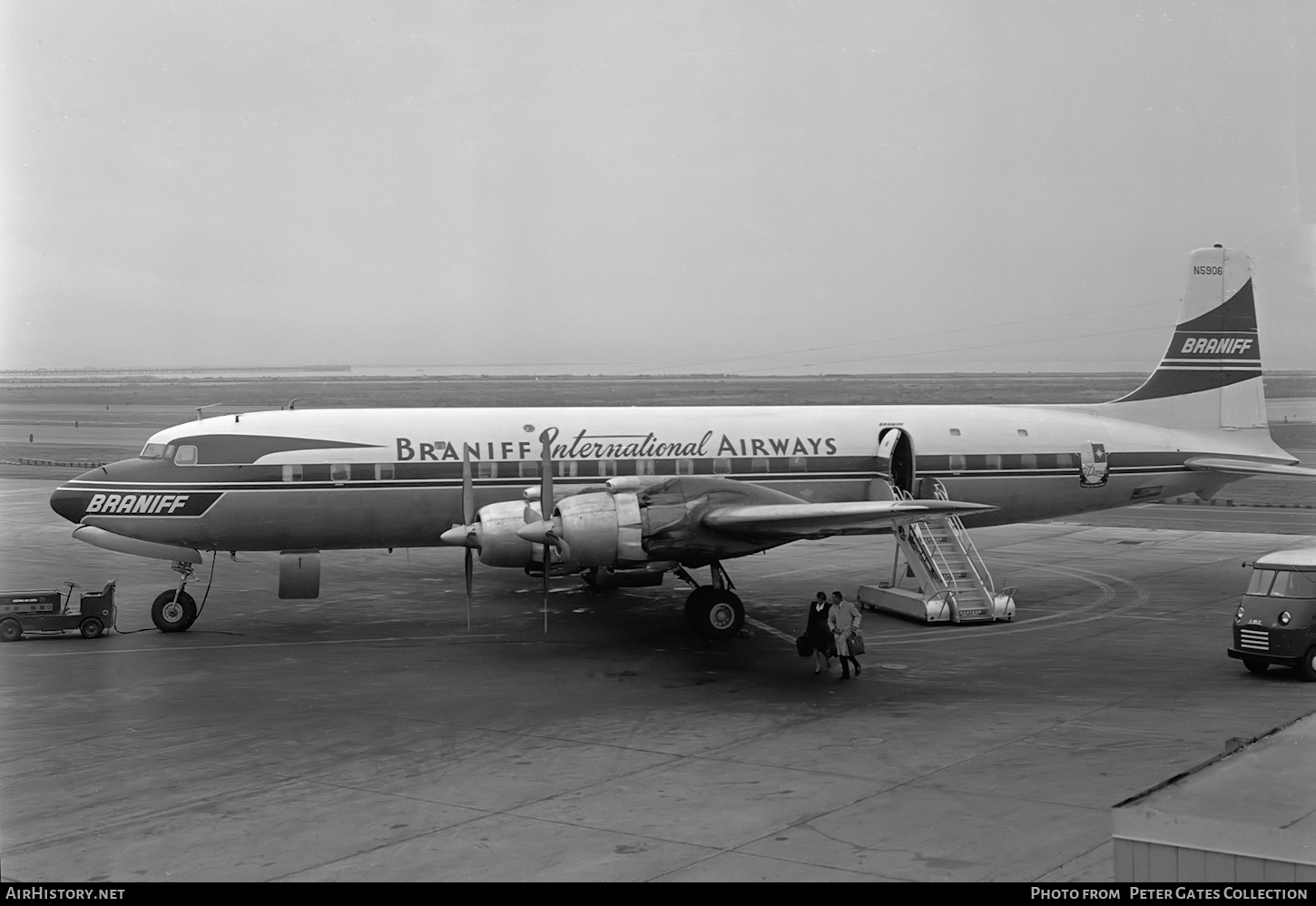 Aircraft Photo of N5906 | Douglas DC-7C | Braniff International Airways | AirHistory.net #146079