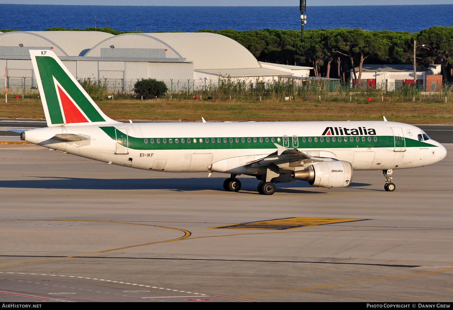 Aircraft Photo of EI-IKF | Airbus A320-214 | Alitalia | AirHistory.net #146272