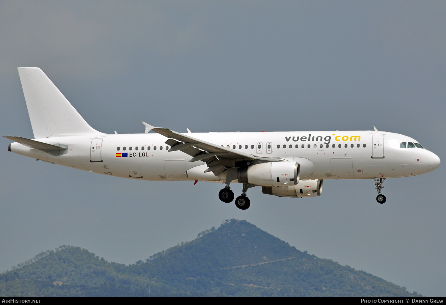 Aircraft Photo of EC-LQL | Airbus A320-232 | Vueling Airlines | AirHistory.net #146304