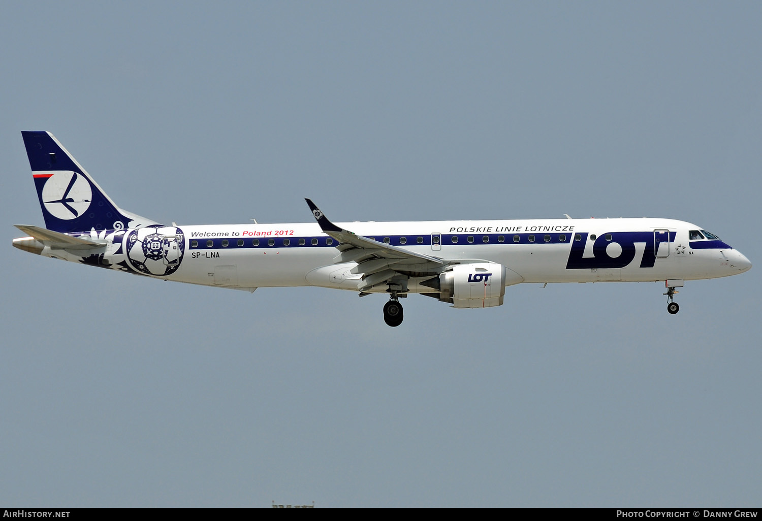 Aircraft Photo of SP-LNA | Embraer 195LR (ERJ-190-200LR) | LOT Polish Airlines - Polskie Linie Lotnicze | AirHistory.net #146366