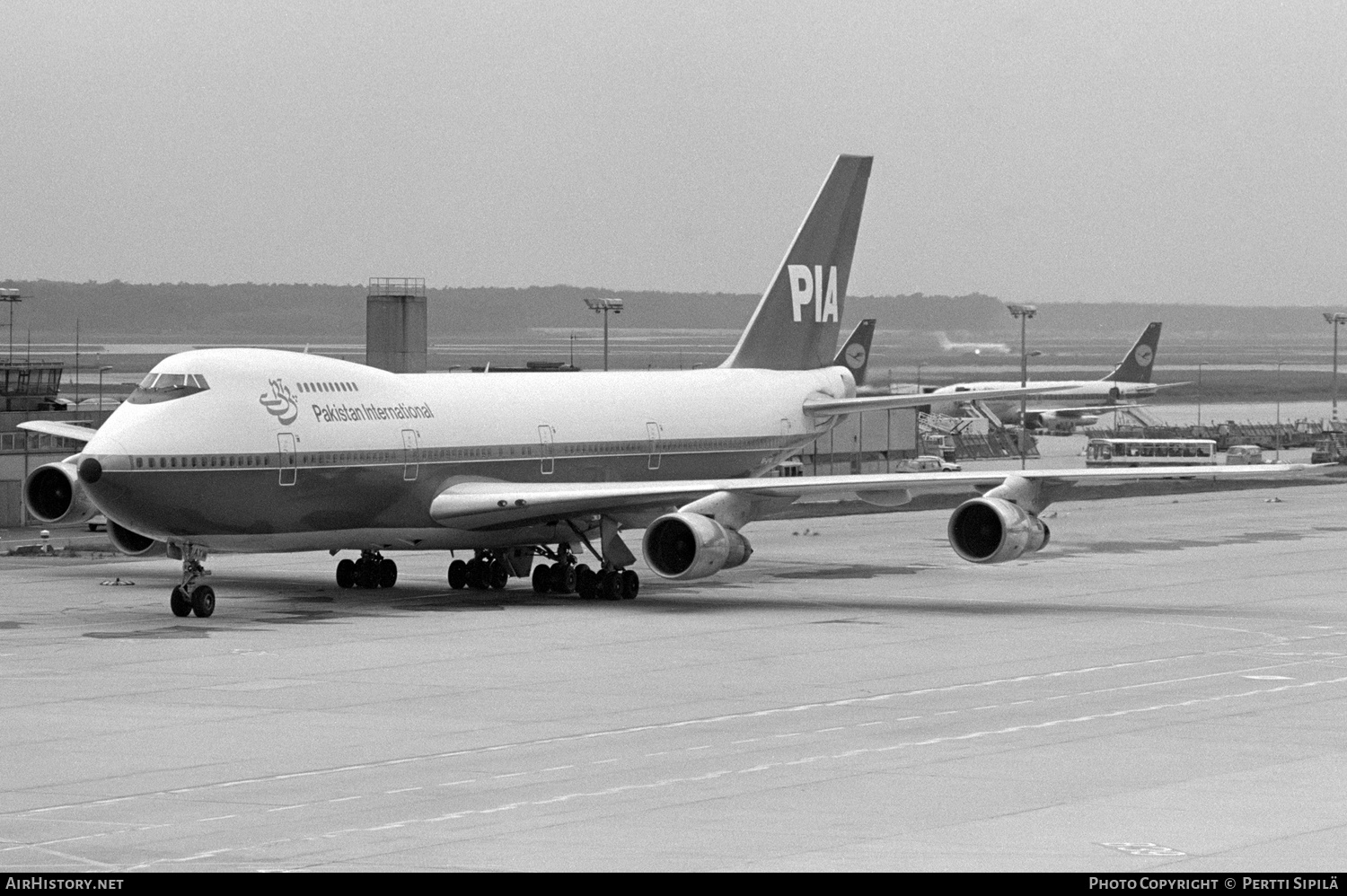Aircraft Photo of AP-AYW | Boeing 747-282B | Pakistan International Airlines - PIA | AirHistory.net #146499