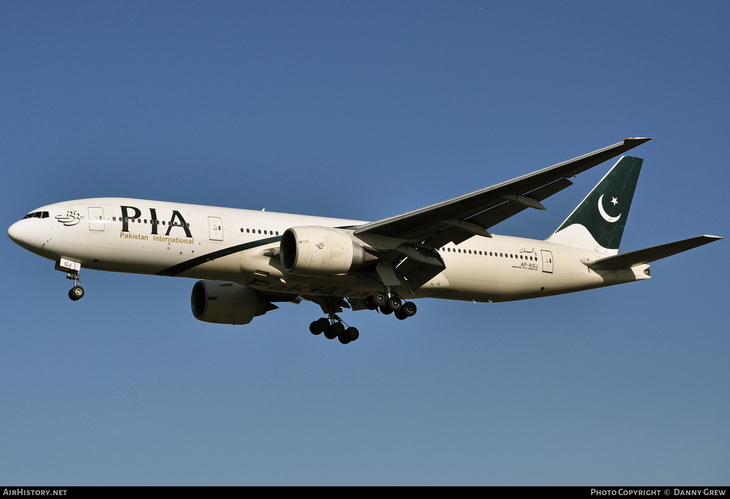 Aircraft Photo of AP-BGJ | Boeing 777-240/ER | Pakistan International Airlines - PIA | AirHistory.net #146565