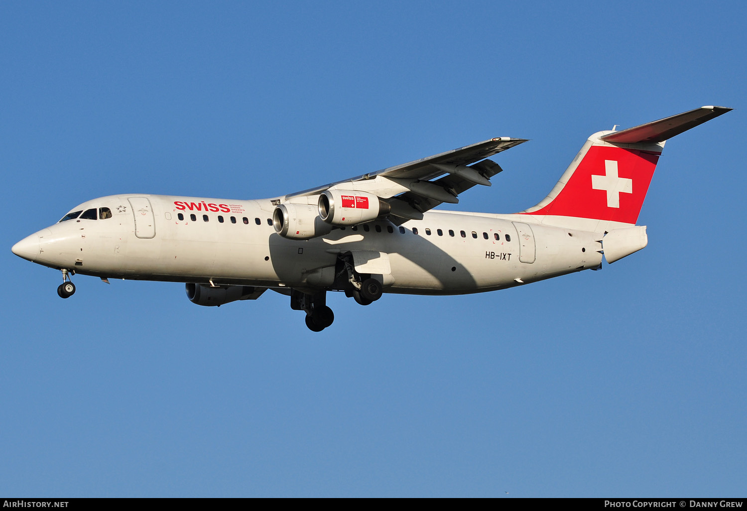 Aircraft Photo of HB-IXT | British Aerospace Avro 146-RJ100 | Swiss International Air Lines | AirHistory.net #146569