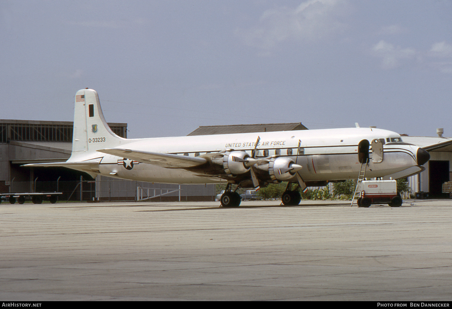 Aircraft Photo of 53-3233 / 0-33233 | Douglas C-118A Liftmaster (DC-6A) | USA - Air Force | AirHistory.net #146588