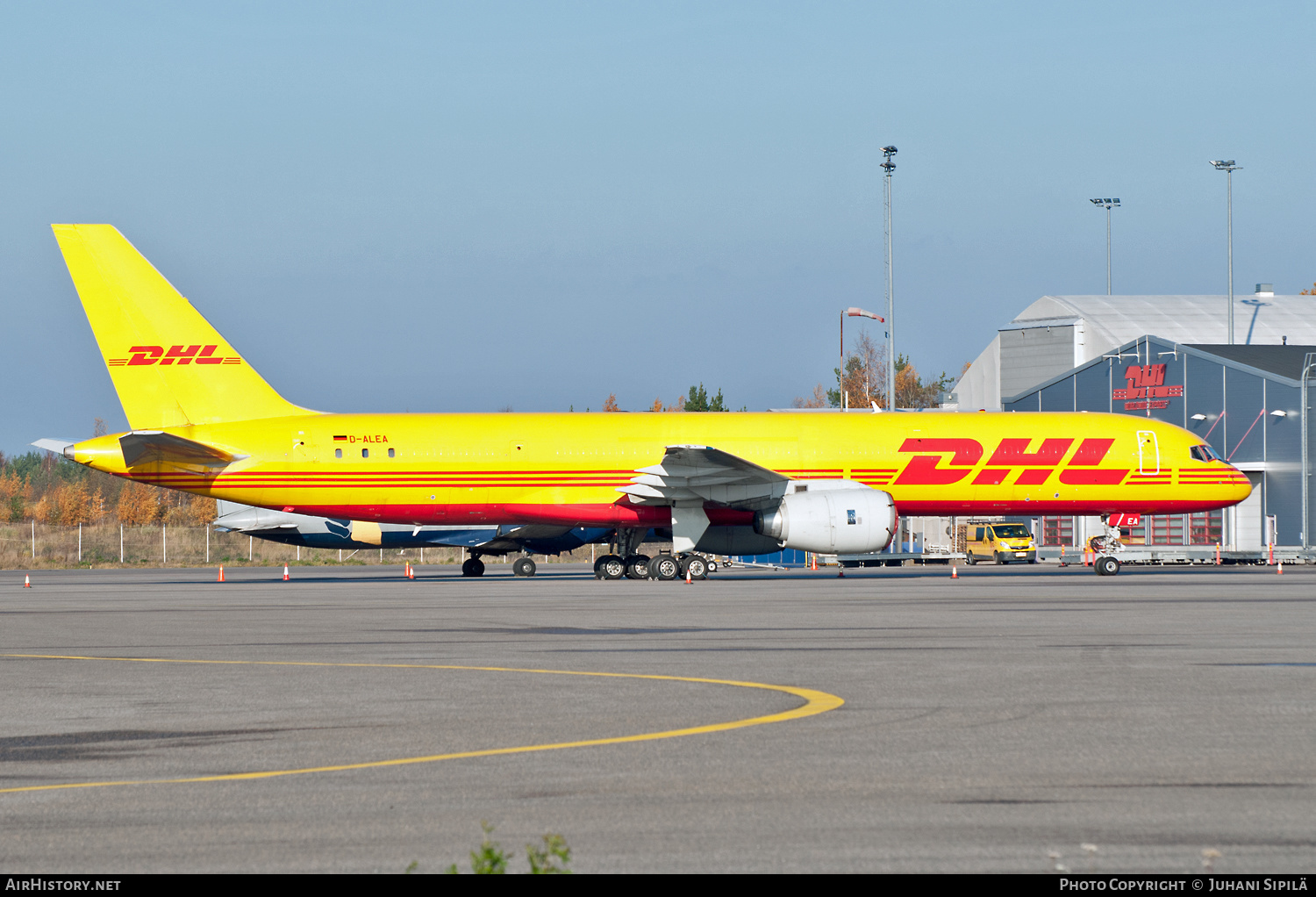 Aircraft Photo of D-ALEA | Boeing 757-236/SF | DHL International | AirHistory.net #146665