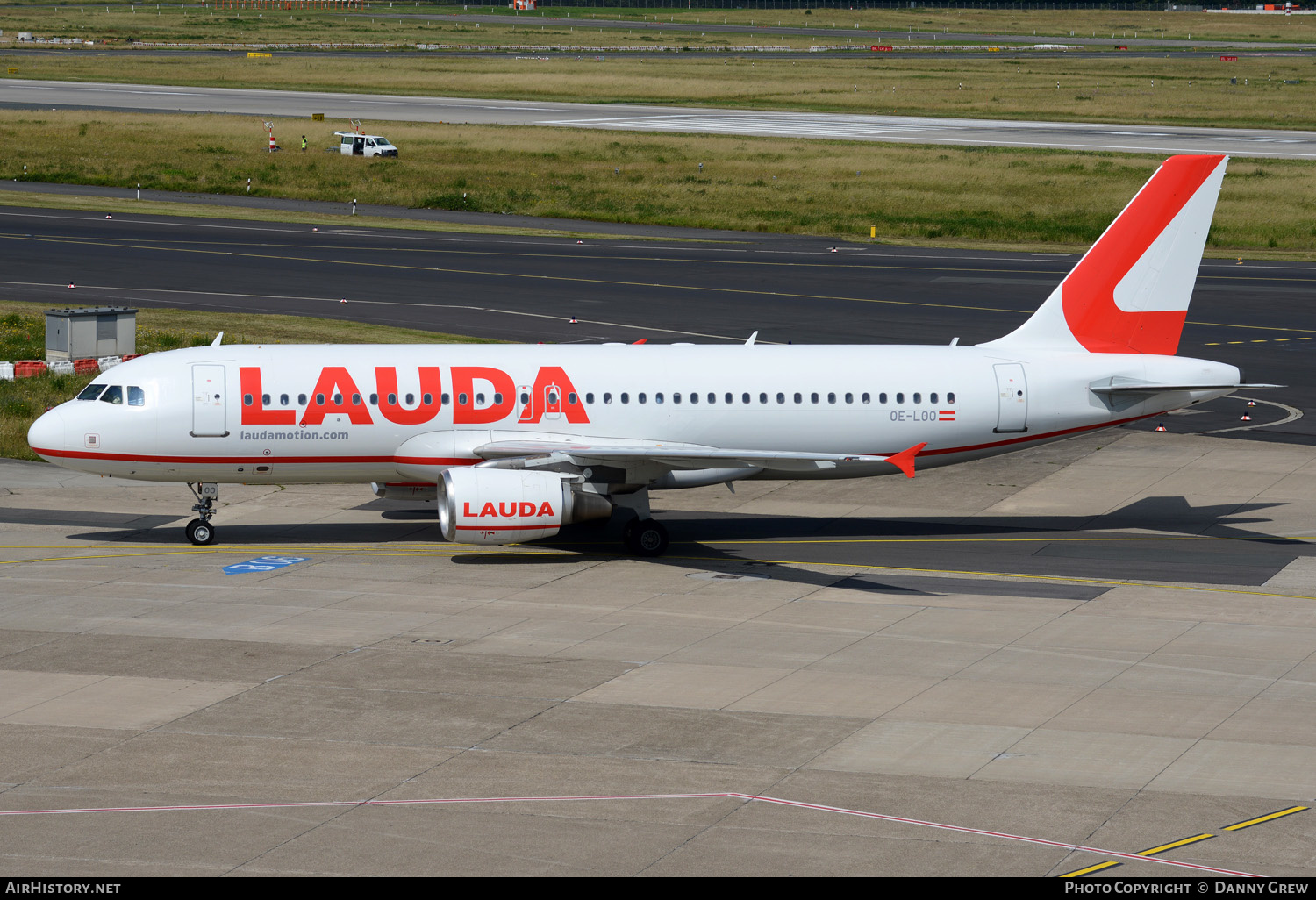 Aircraft Photo of OE-LOO | Airbus A320-214 | Lauda | AirHistory.net #146755