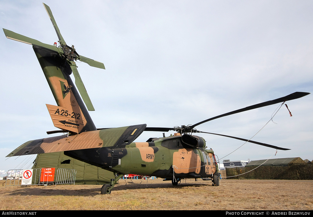 Aircraft Photo of A25-212 | Sikorsky S-70A-9 Black Hawk | Australia - Army | AirHistory.net #146833