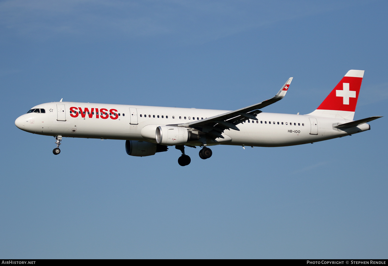 Aircraft Photo of HB-IOO | Airbus A321-212 | Swiss International Air Lines | AirHistory.net #146970