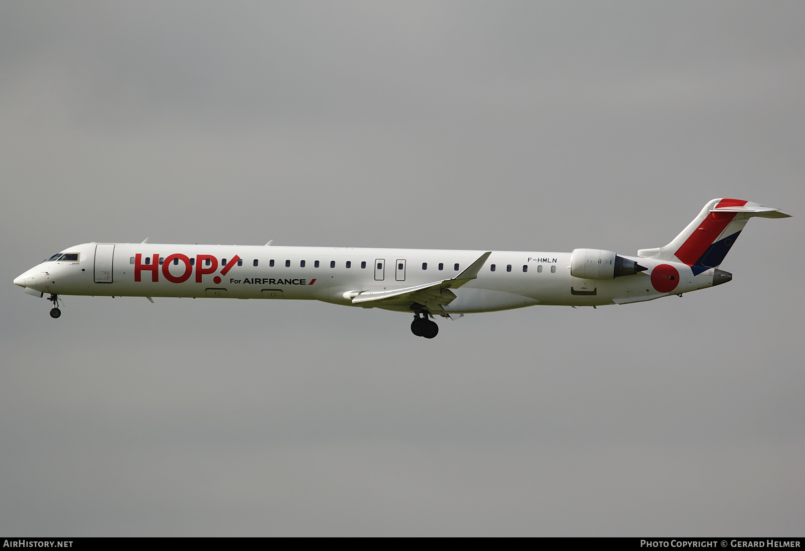 Aircraft Photo of F-HMLN | Bombardier CRJ-1000EL NG (CL-600-2E25) | Hop! | AirHistory.net #147010