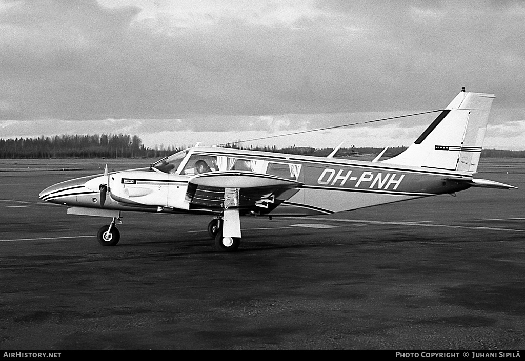 Aircraft Photo of OH-PNH | Piper PA-34-200 Seneca | AirHistory.net #147061